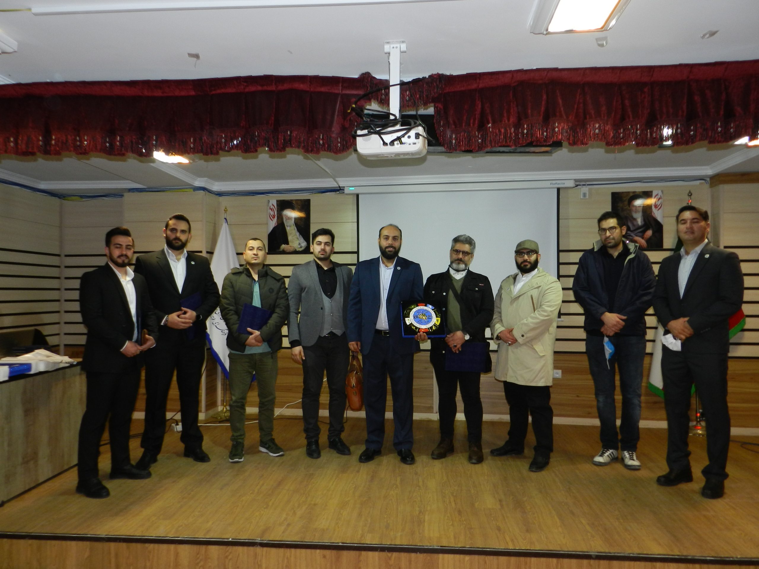 تحویل پلاک باشگاه بین المللی استان تهران